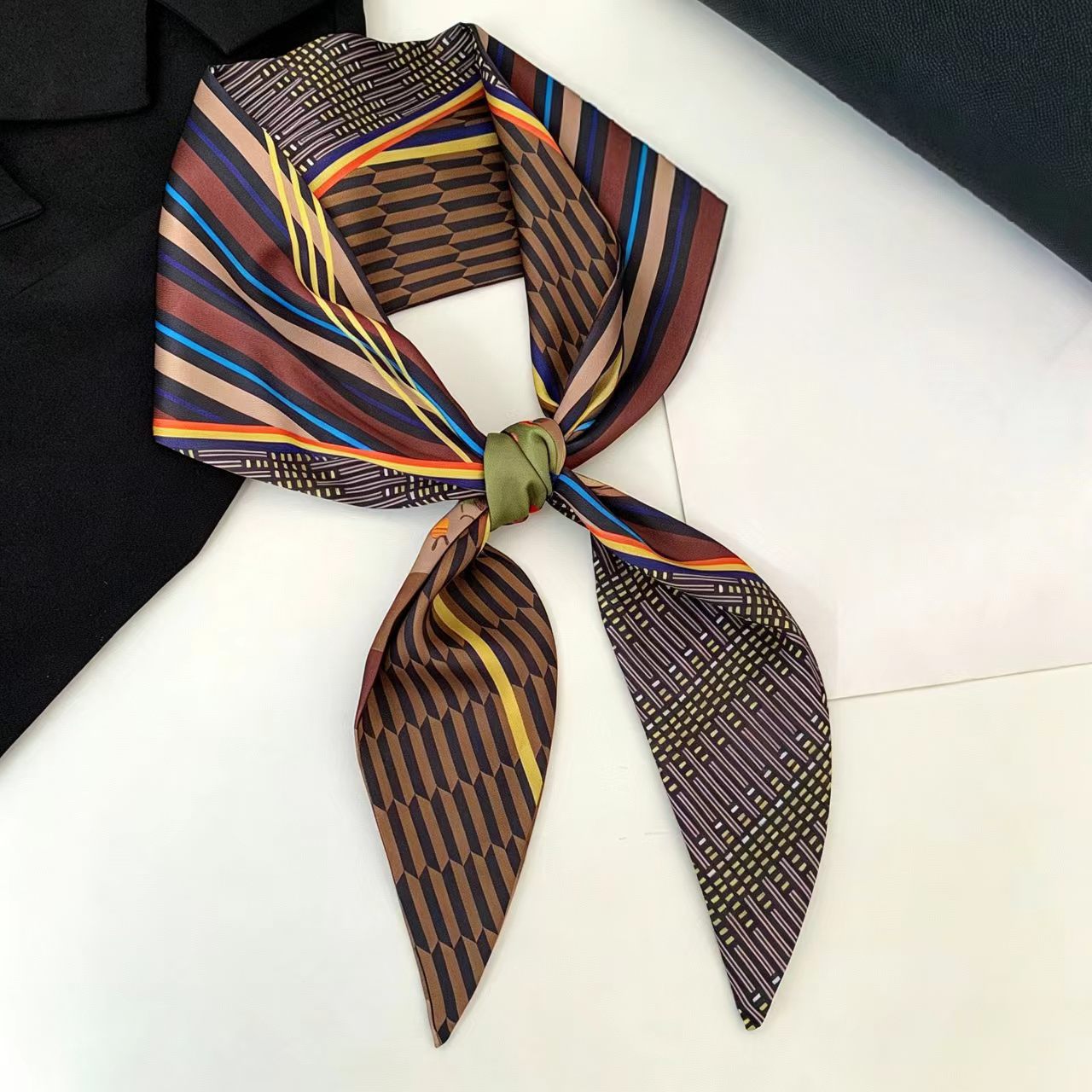 Face Scarf Mask - ผ้าพันคอไหมพิมพ์ลายหรูหรา ผ้าพันคอไหมทรงยาว ผ้าพันคอผูกผม ผ้าพันคอผูกกระเป๋า ผ้าพันคอผ้าซาติน ผ้าพันคอผืนเล็ก