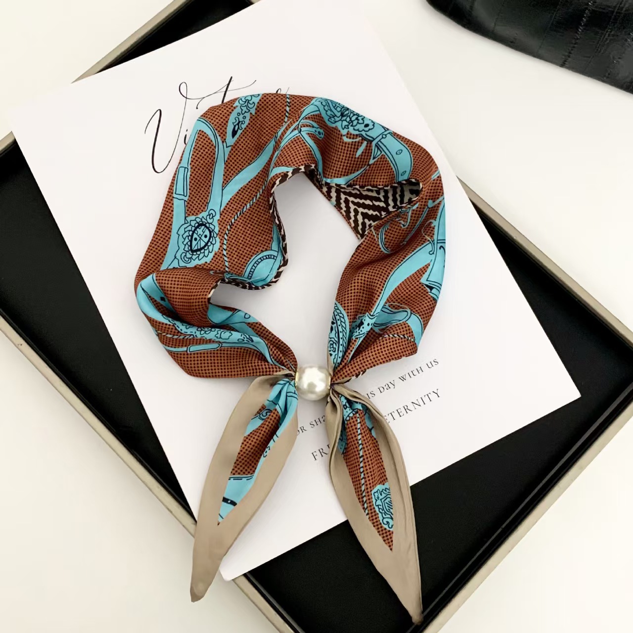 Face Scarf Mask - ผ้าพันคอแม่เหล็กประดับมุกสไตล์เกาหลี สำหรับผู้หญิง ฤดูร้อน ใช้งานได้หลากหลาย ระบายอากาศได้ดี ผ้าพันคอแฟชั่น