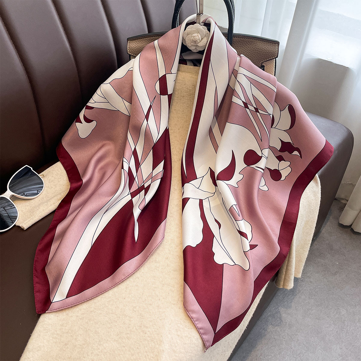 ผ้าพันคอสี่เหลี่ยมหรูหรา ขนาด  - Silk Neck Scarf บทวิจารณ์และราคา